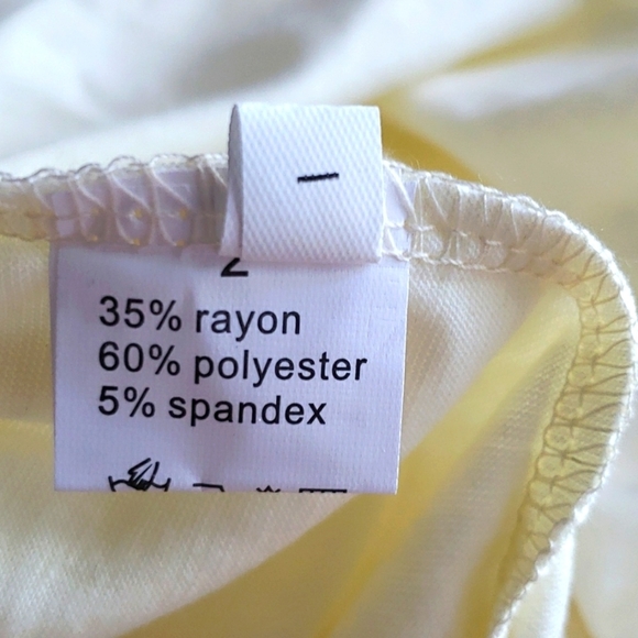 Merry. Spell out Short Sleeve Cream with Red Letters T-shirt Size 2XL - Picture 4 of 6